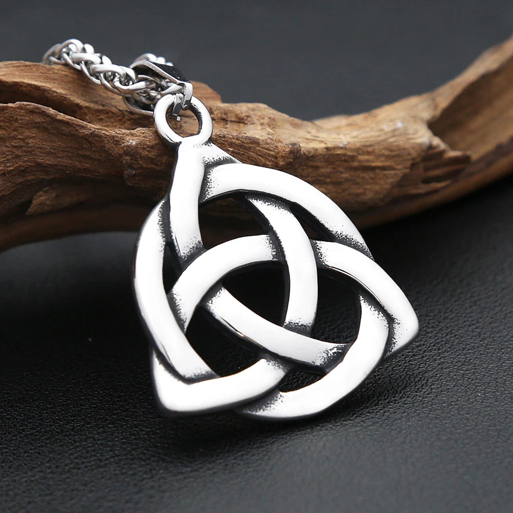 PENDRA Trinityknot Classic Triquetra Trinity Knot Pendant