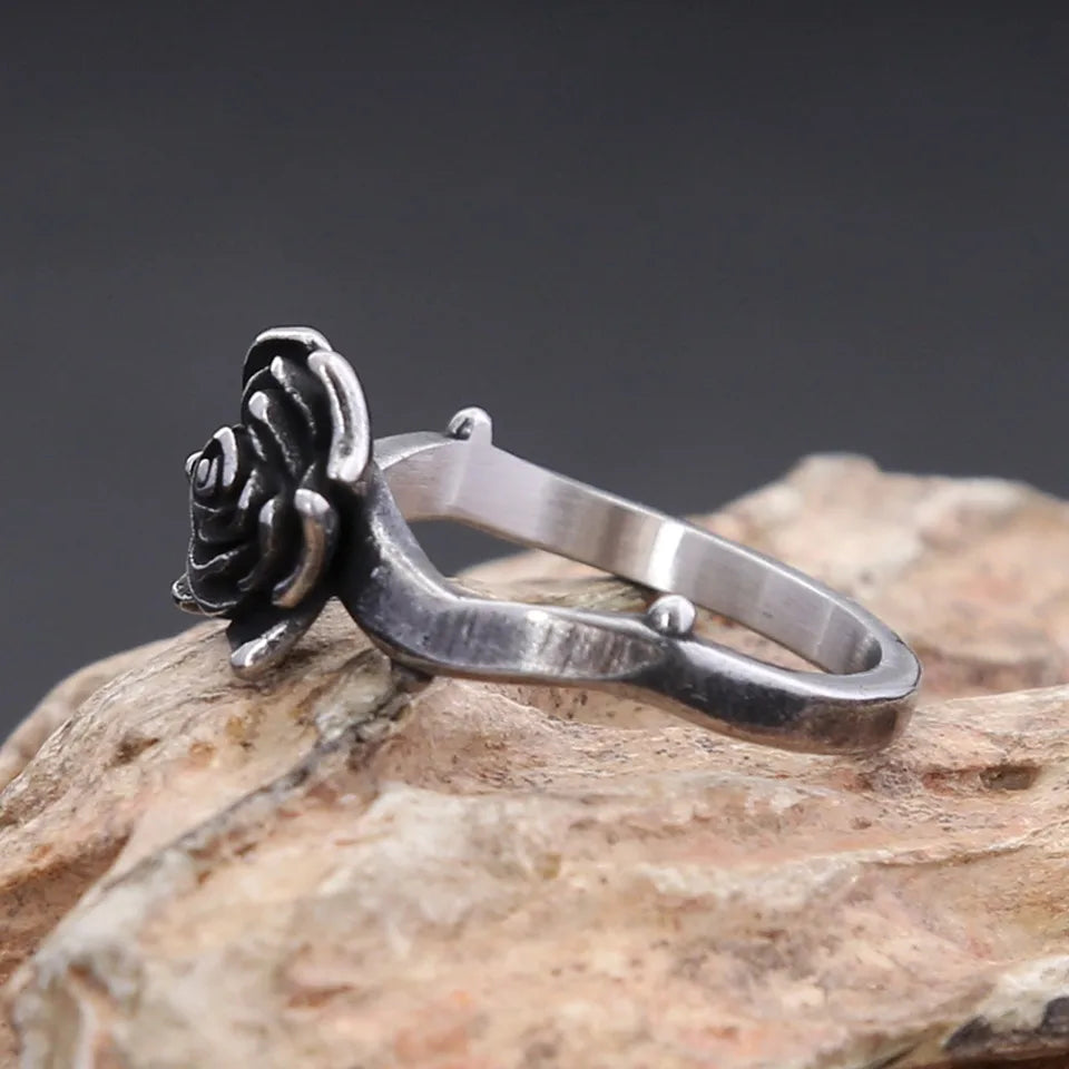 PENDRA Blackrose Vintage Black Rose Ring