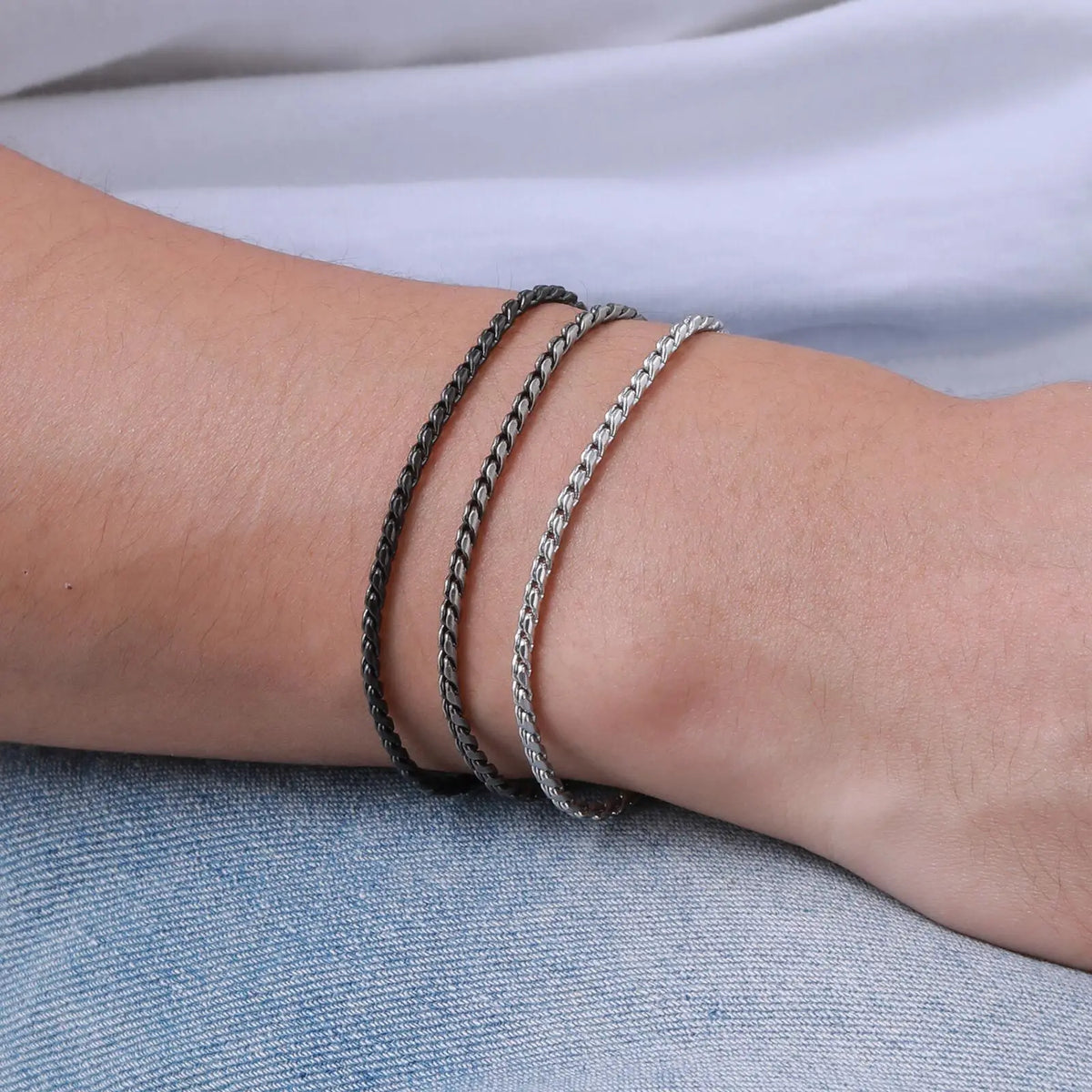 PENDRA Thin Snake Bracelet