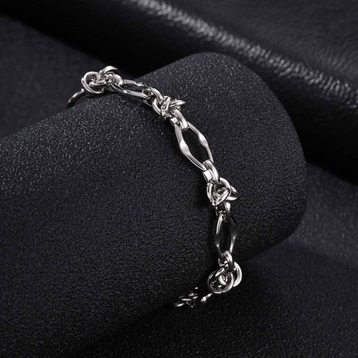 PENDRA Rock Thorn Bracelet