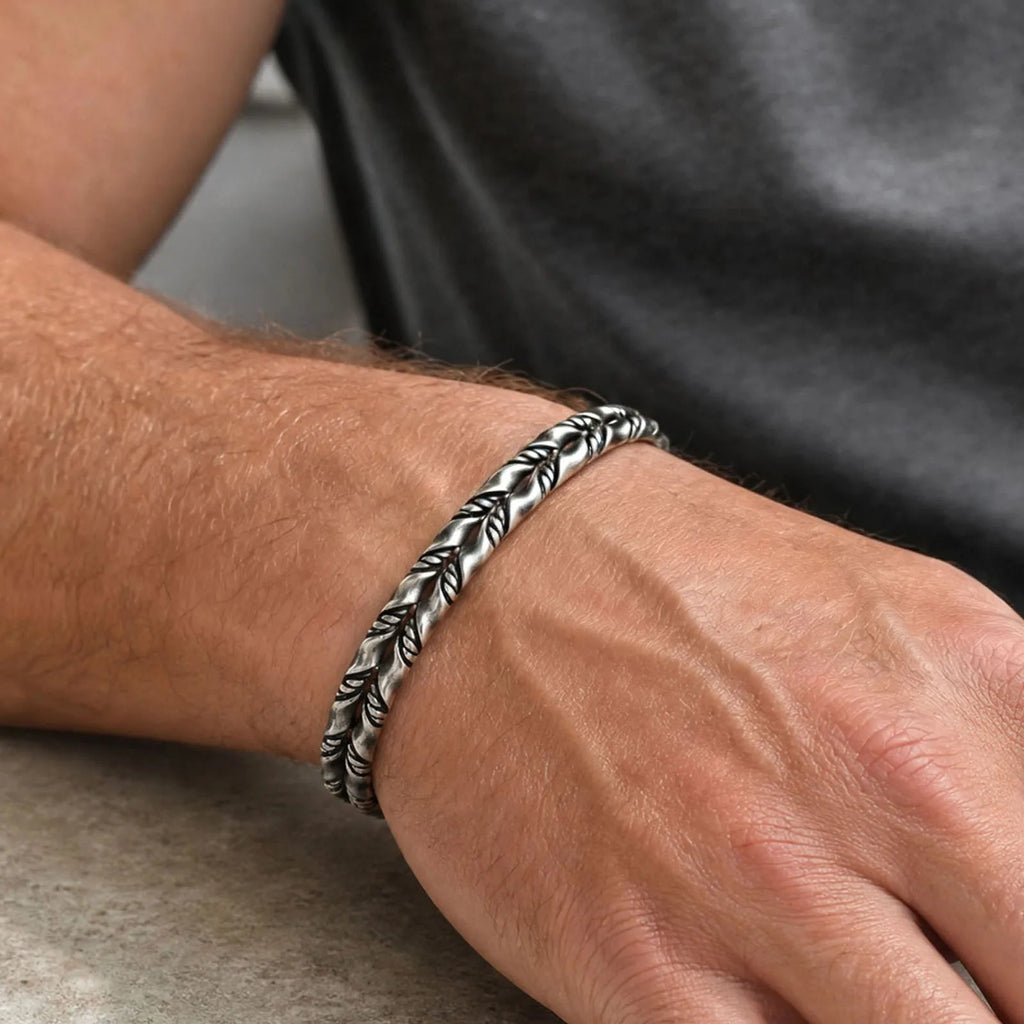 PENDRA Dravion Twisted Cuff Bracelet
