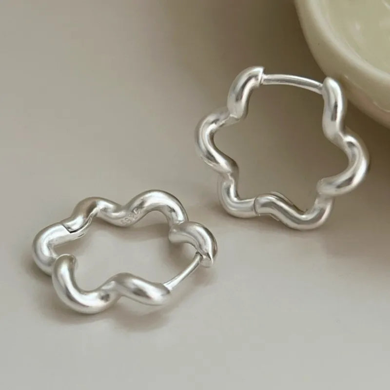 VENTFILLE 925 Sterling Silve Flower Hoop Earring for Women Line Hollow Out Minimalist Office Versatile Jewelry Gift Dropshipping