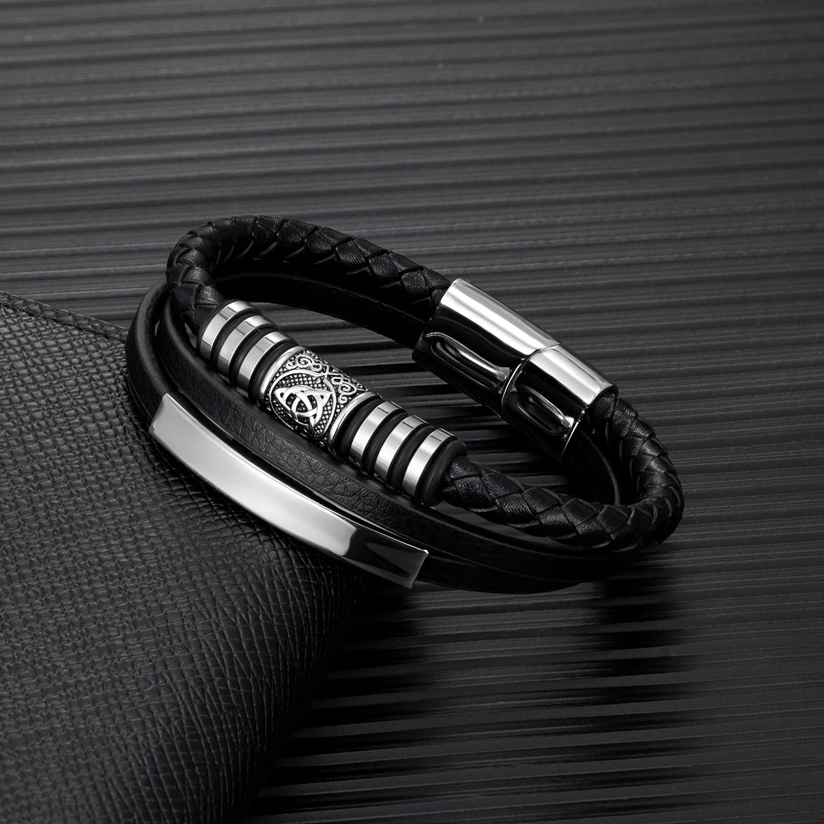 PENDRA Rune Classic Leather Bracelet