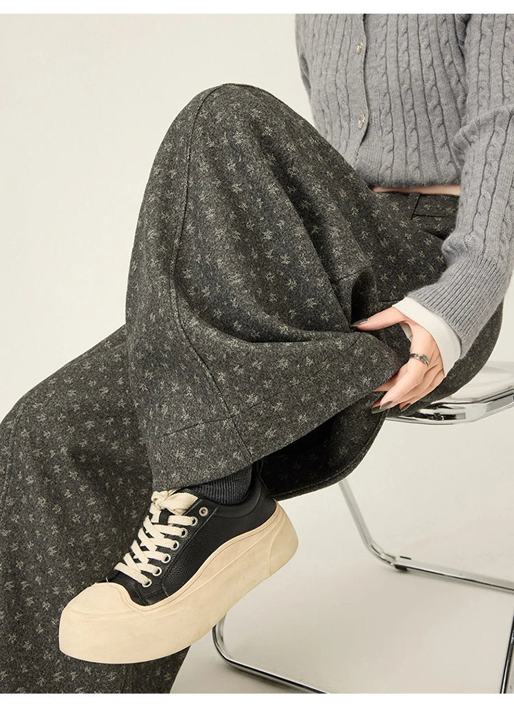 PENDRA Lazy Floral Woolen Pants