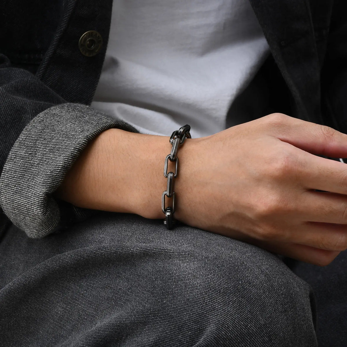 PENDRA Chunky Rectangle Rock Bracelet