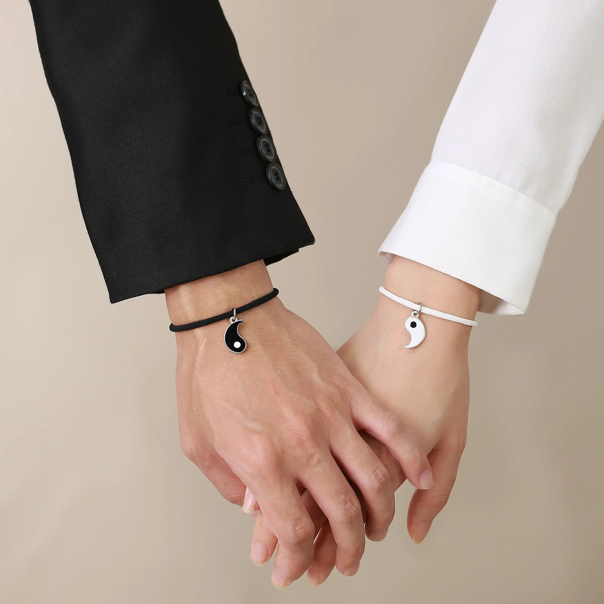 PENDRA Halevara Heart Charm Bracelet