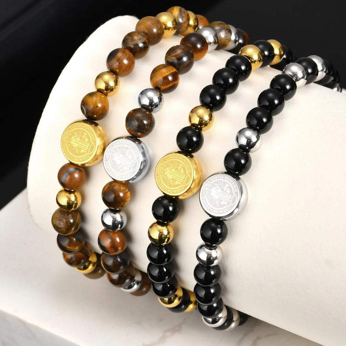 PENDRA Aevvara Benedict Charm Bracelet