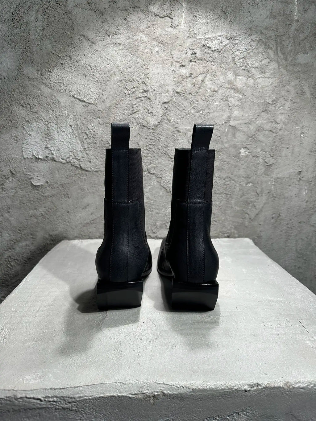 PENDRA OrinStone Platform Chelsea Boots