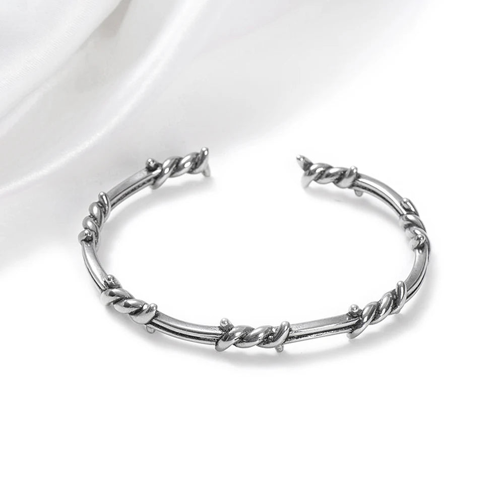 PENDRA Thornknot Twisted Thorn Ring