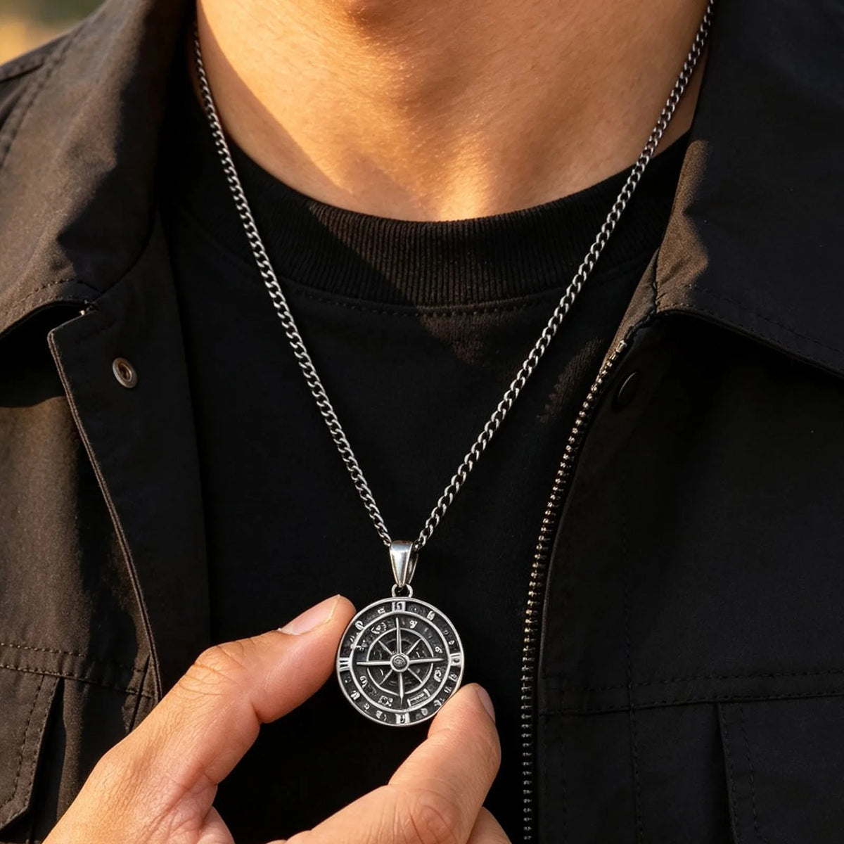 Vintage Compass Pendant Necklace for Men,Stainless Steel Antique Grey Compass Charm Necklace,Lucky Graduation Jewelry Gift
