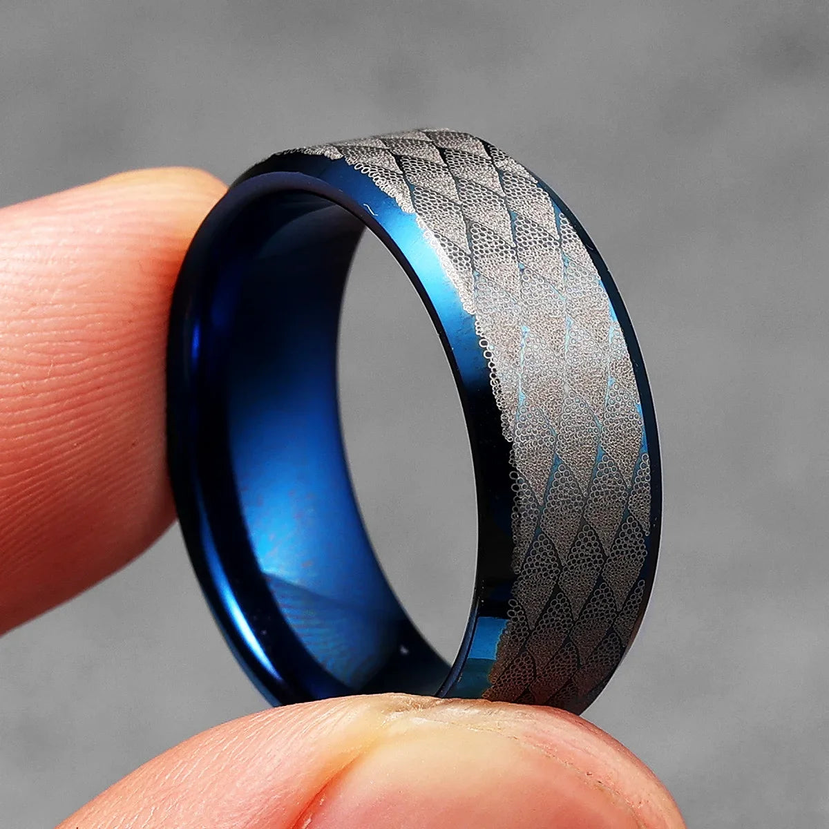 Fish Scale Pattern Luxury Laser Engrave Tungsten Steel Men Rings Punk Rock Women Wedding Jewelry Accessories Gift Wholesale