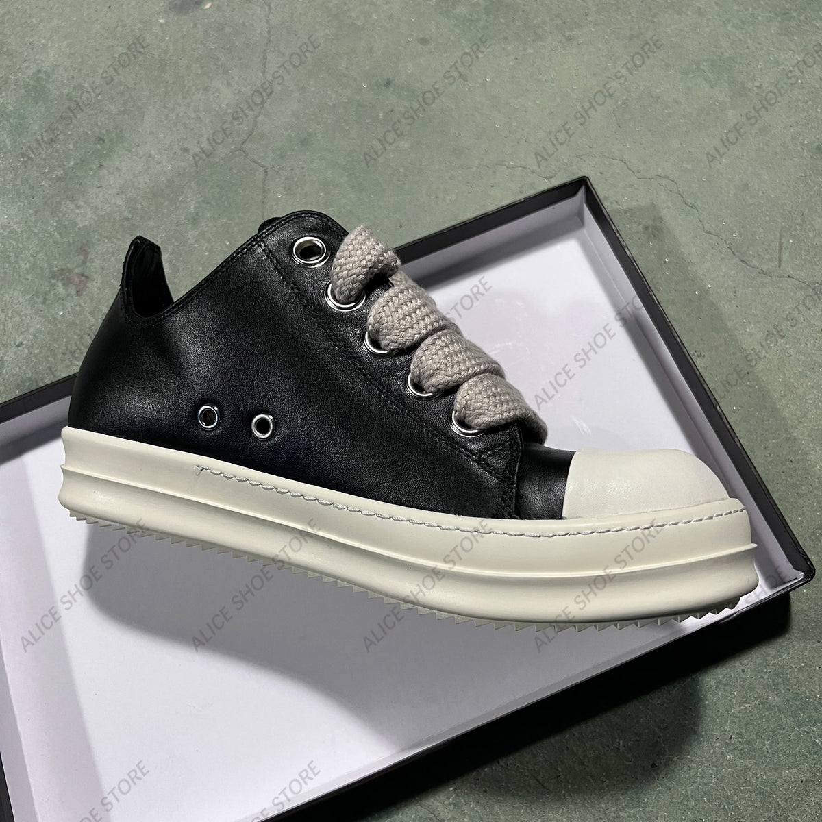 PENDRA Jumbo Noir Black Leather Low-Top Jumbo-Lace Platform Sneakers