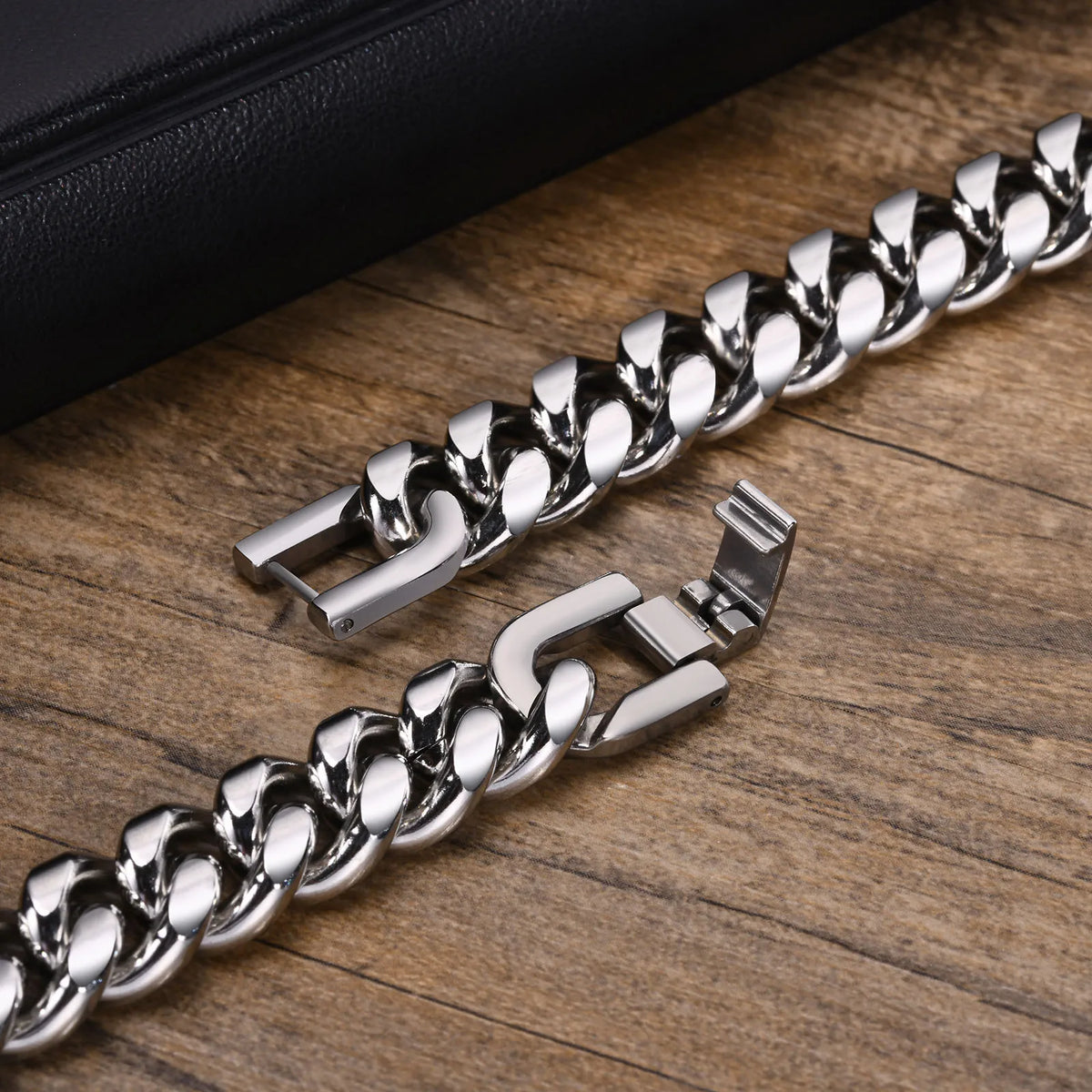 PENDRA Cuban Curb Bracelet