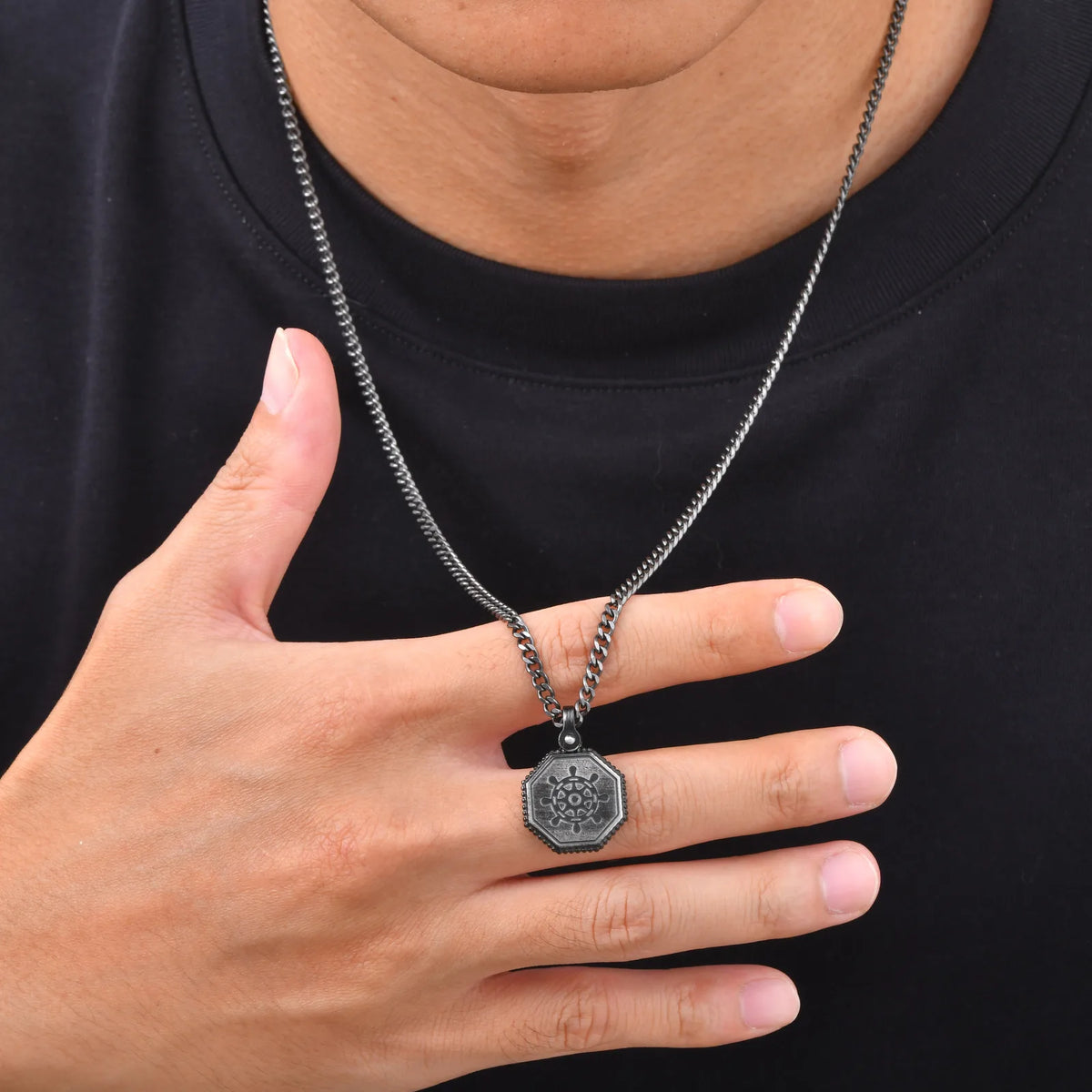 PENDRA Ship Wheel Pendant Necklace