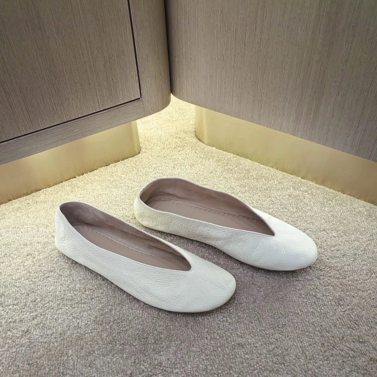 PENDRA Flat Spot Sheepskin Shoes