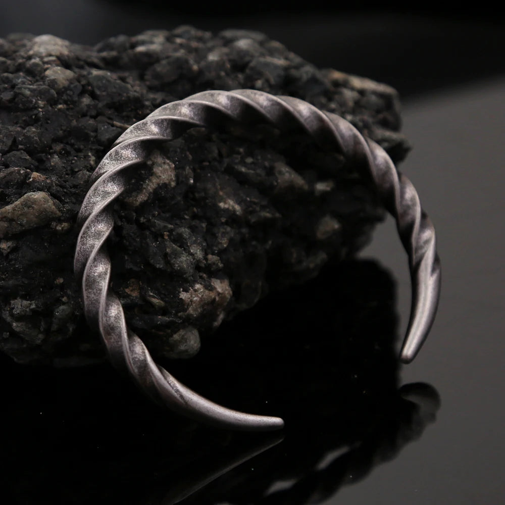 PENDRA Twisted 316L Stainless Steel Bracelet