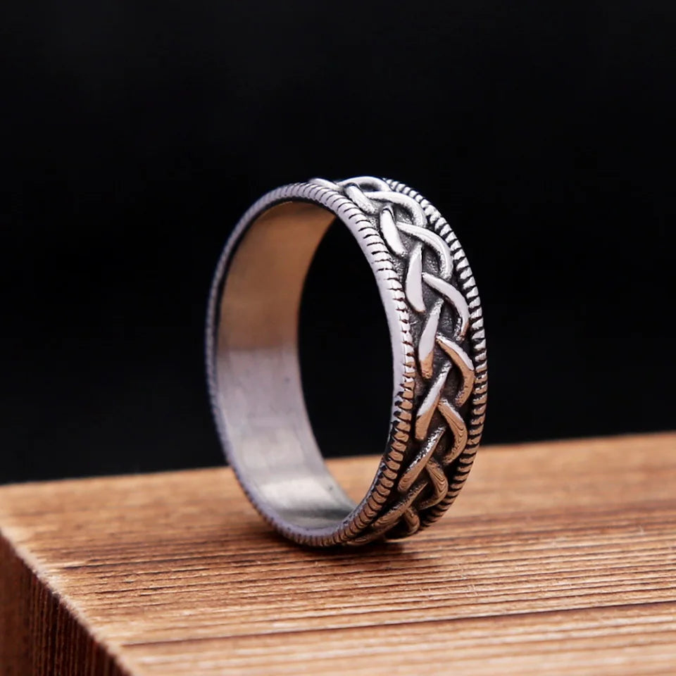 PENDRA Celticorn Viking Celtic Knot Ring