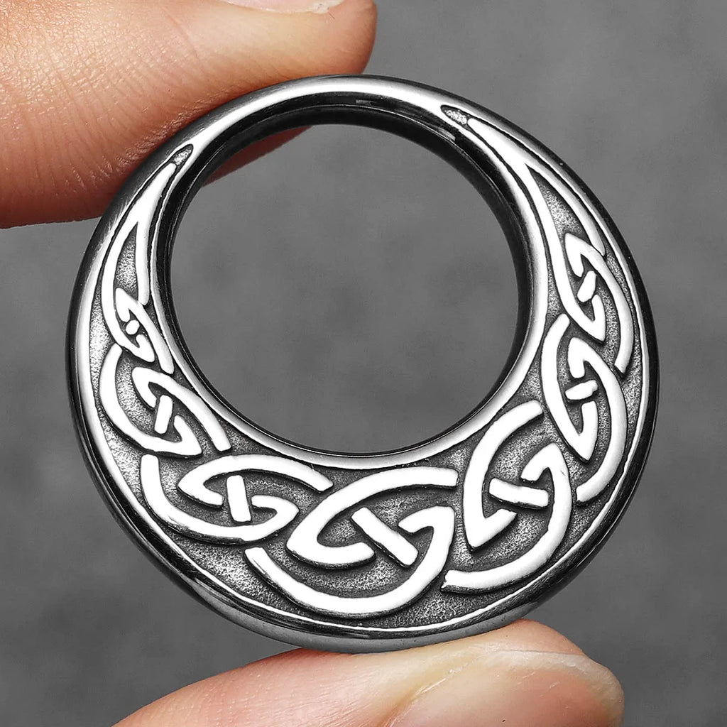 PENDRA Carving Pattern Steel Necklace