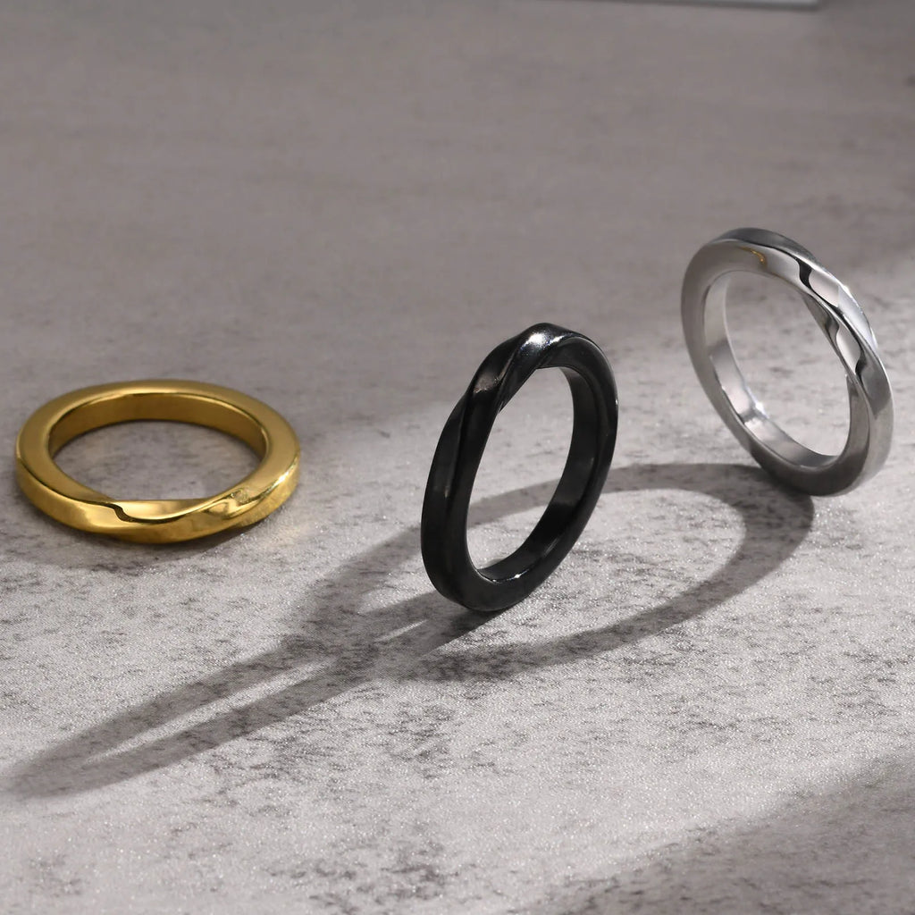 PENDRA Lunrith Twisted Cuff Ring