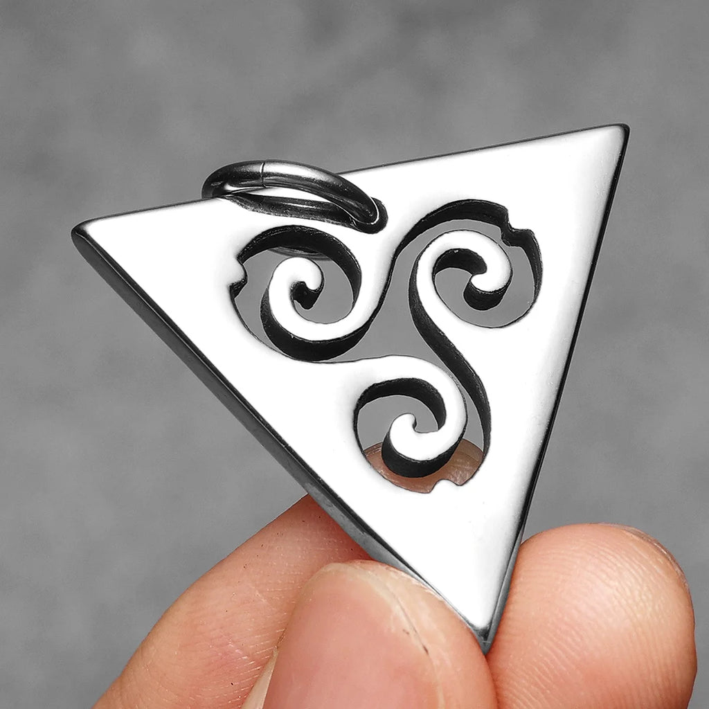 PENDRA Celtic Knot Steel Necklace