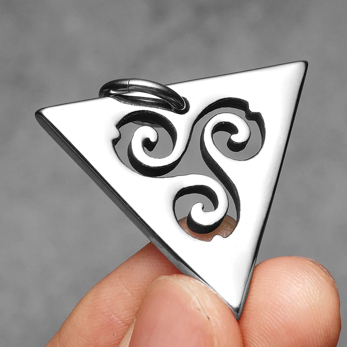 PENDRA Celtic Knot Steel Necklace