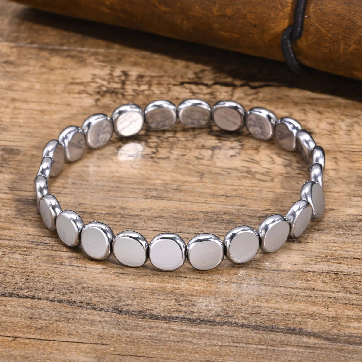 PENDRA Elilora Hematite Bead Bracelet