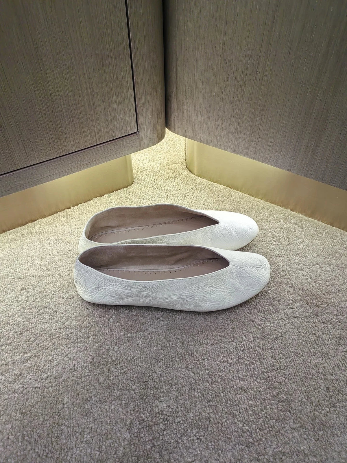 PENDRA Flat Spot Sheepskin Shoes