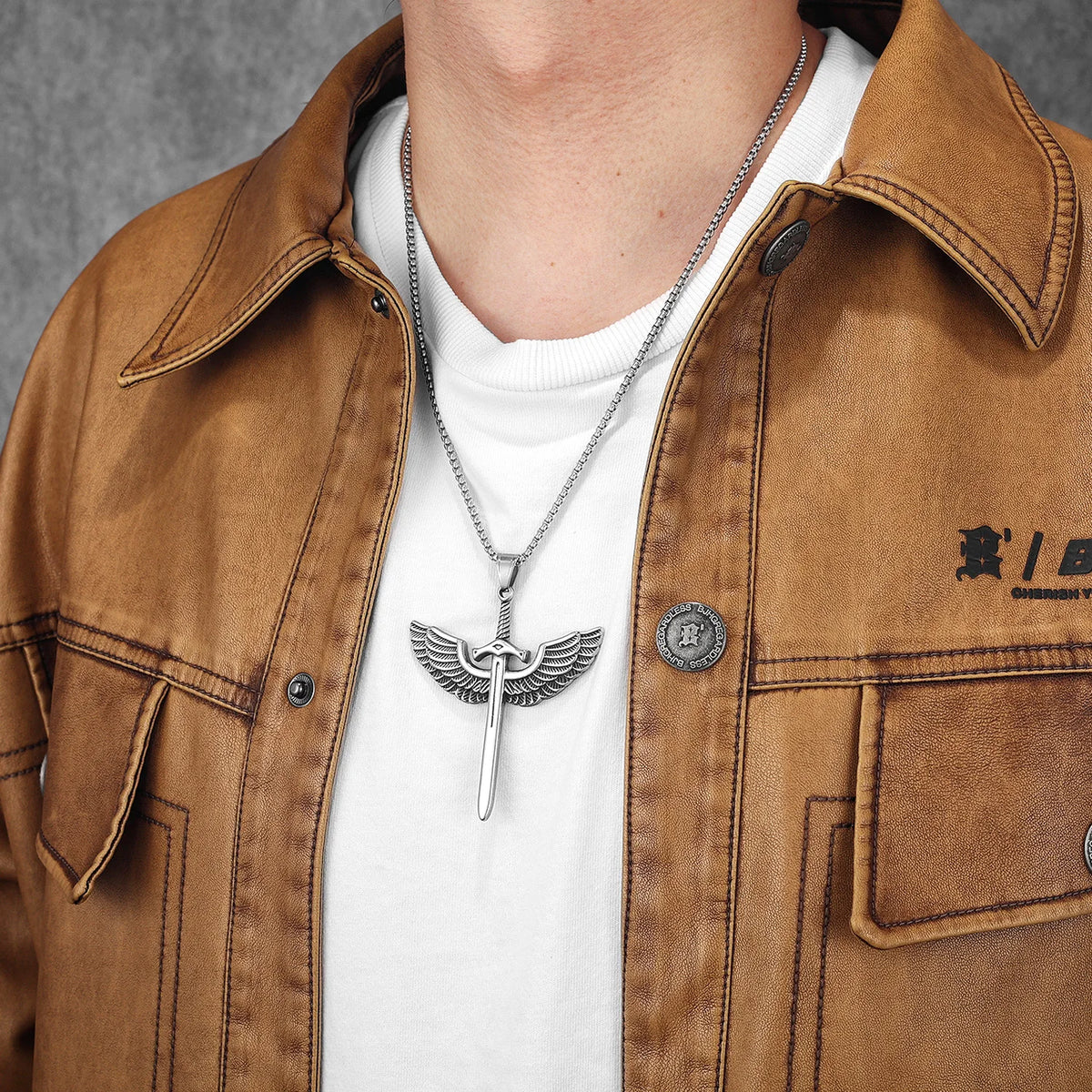 PENDRA Ulinora Pendant Necklace