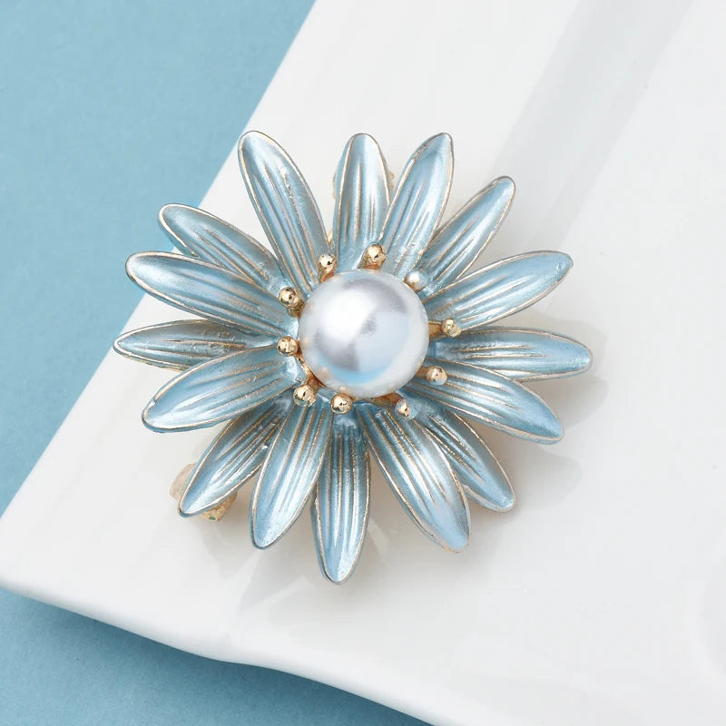 PENDRA Daisyelle Daisy Flower Brooch