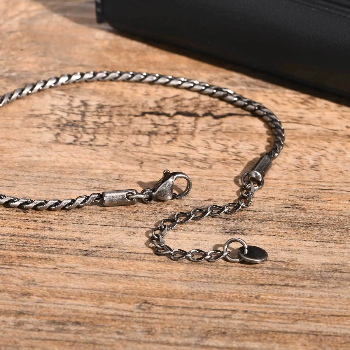 PENDRA Thin Snake Bracelet