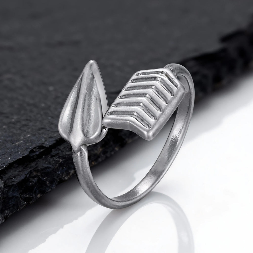 PENDRA Ravdell Arrow Motif Ring