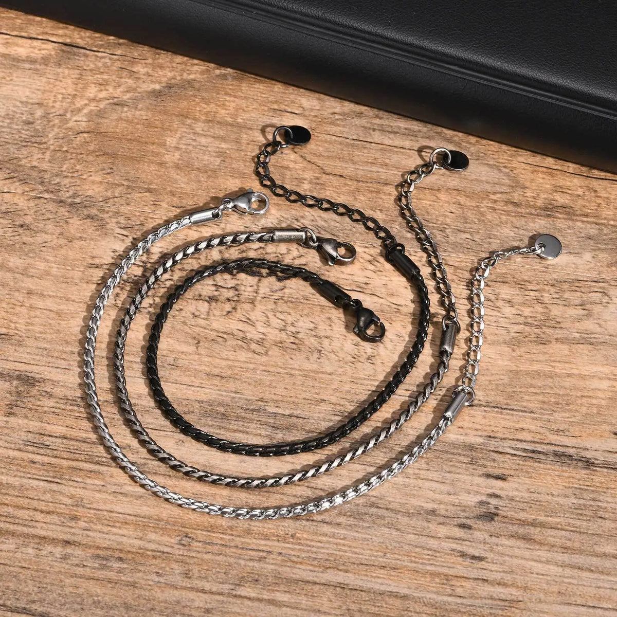 PENDRA Thin Snake Bracelet