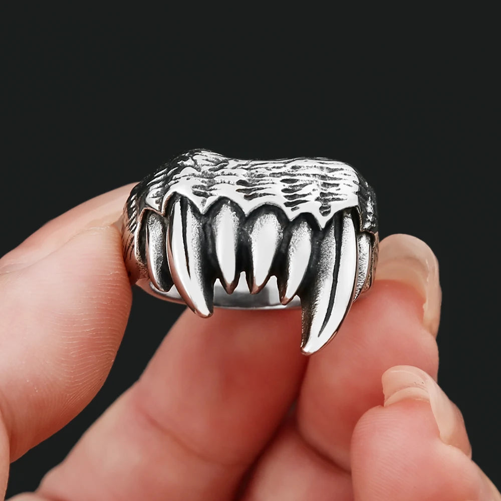 PENDRA Beastfang Gothic Beast Teeth Ring