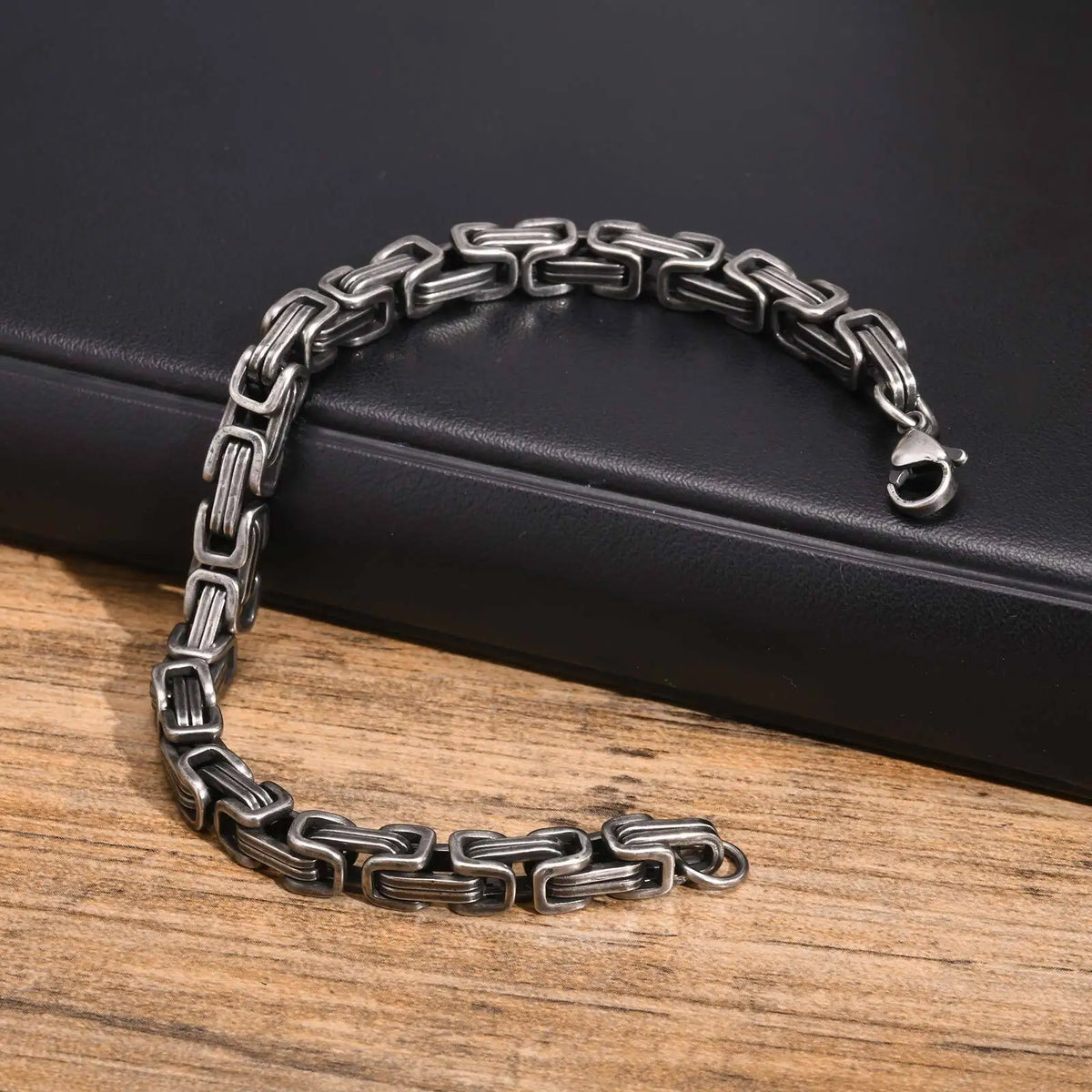 PENDRA Byzantine Chunky Bracelet