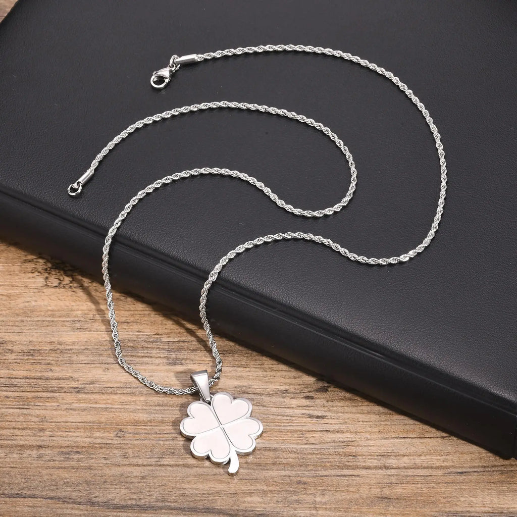 PENDRA Clover Leaf Rope Pendant Necklace