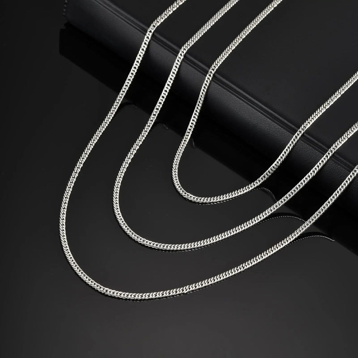 PENDRA Link Thin Chain Necklace