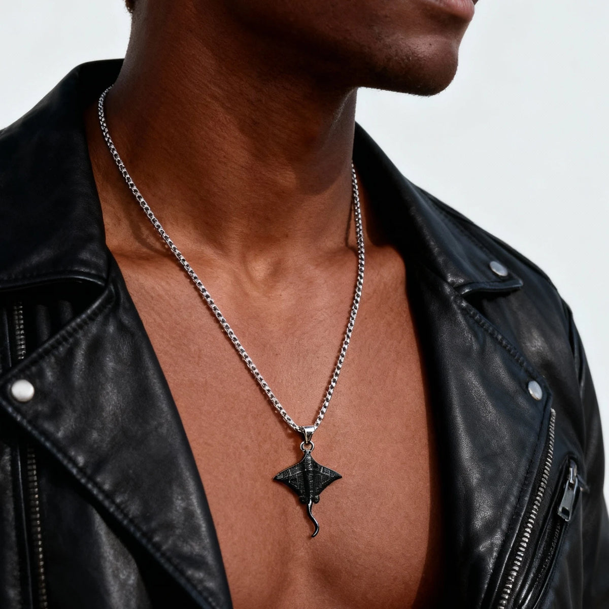Men's Stainless Steel Devil Fish Necklace,Punk Vintage 3D Devil Fish Pendant Necklace,Shark Enthusiast Gift