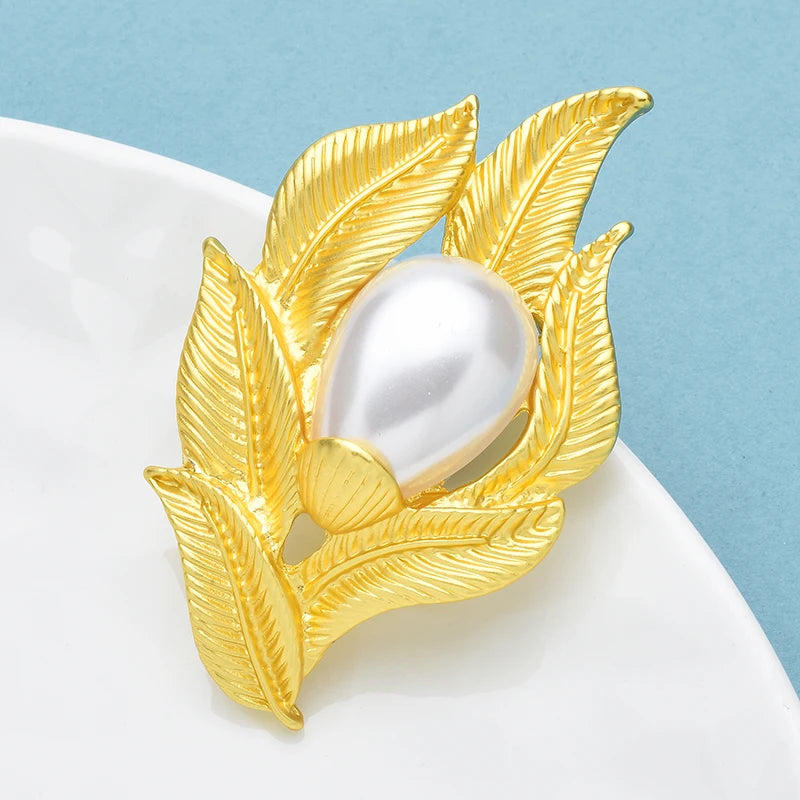 PENDRA Pearlfleur Pearl Gold-Color Flower Brooch