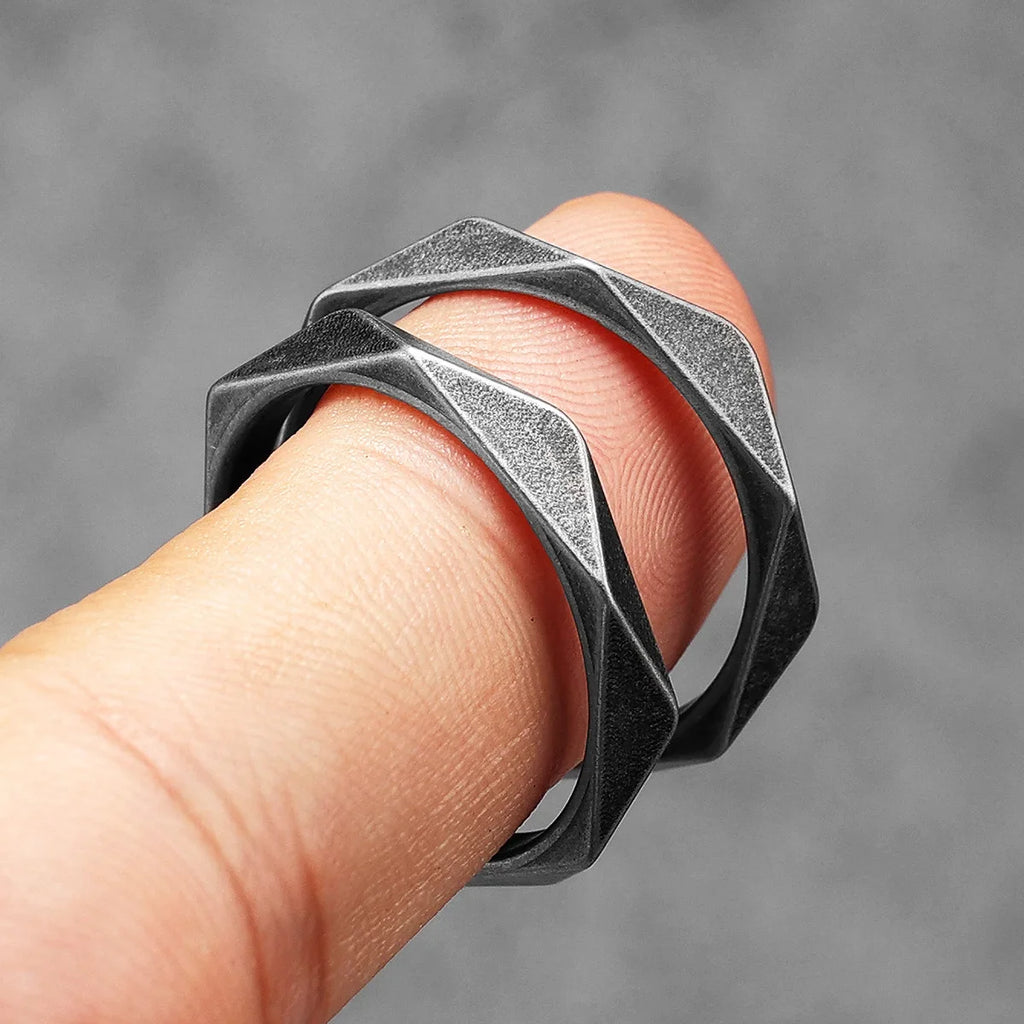 PENDRA Rhombic Cut Rock Steel Ring