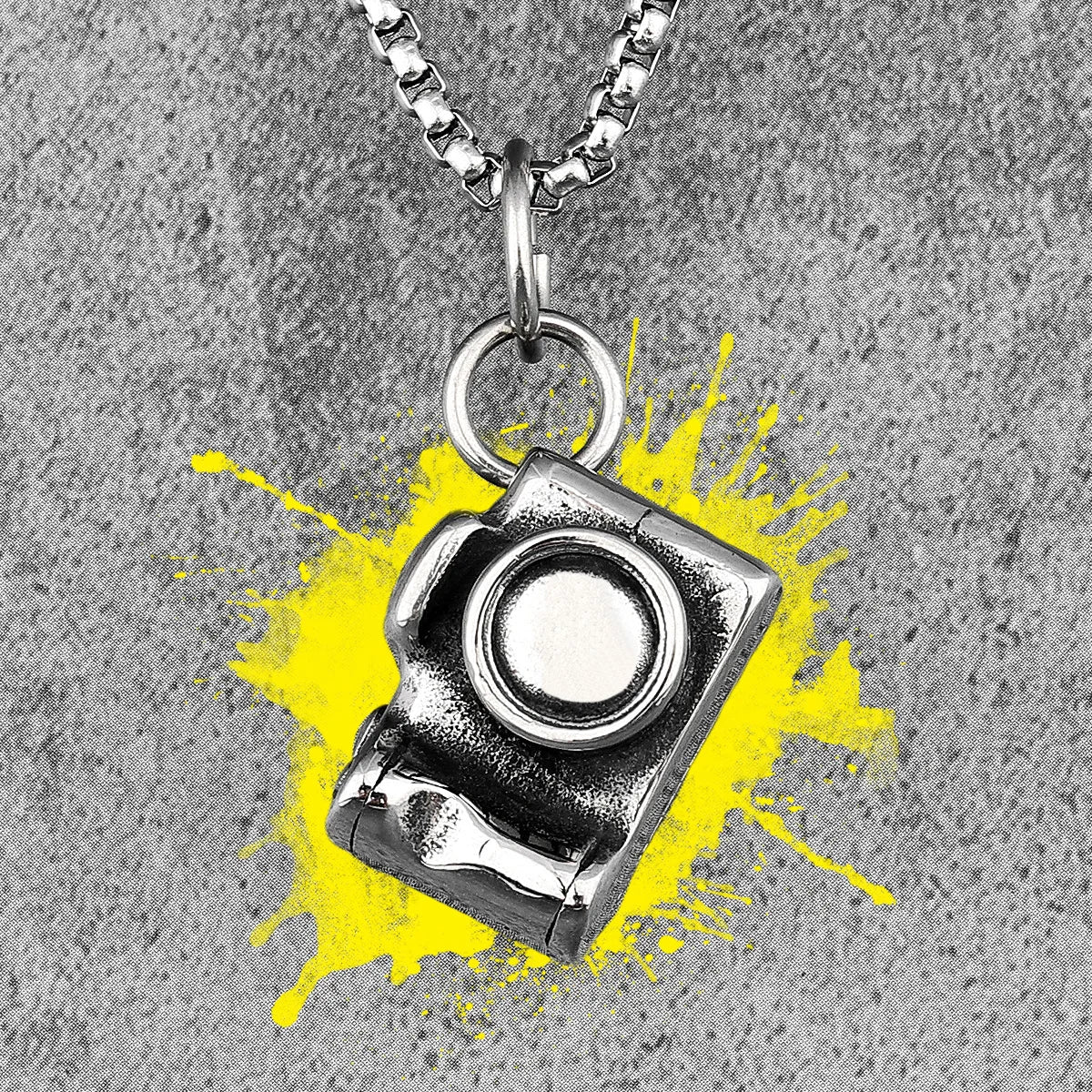 PENDRA SLR Camera Boyfriend Steel Necklace