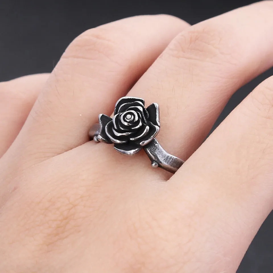 PENDRA Blackrose Vintage Black Rose Ring