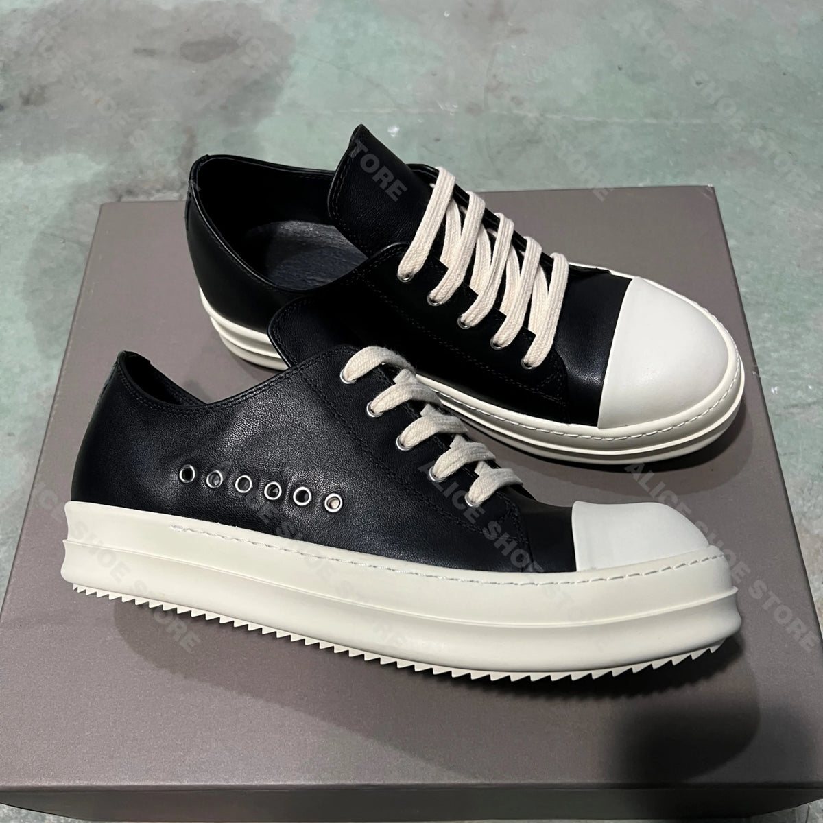 Porous Outdoor Men Shoe Leather Women Sneaker Designer Low Top Quality Black Lace-up Shoe Luxury Platform Dress Casual Flat Shoe