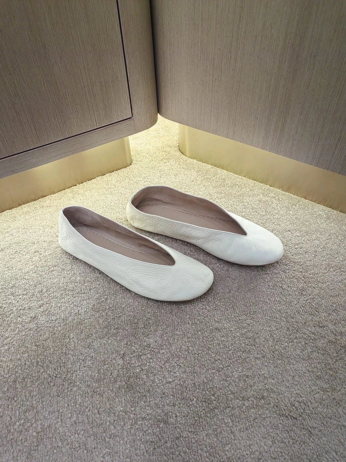PENDRA Flat Spot Sheepskin Shoes
