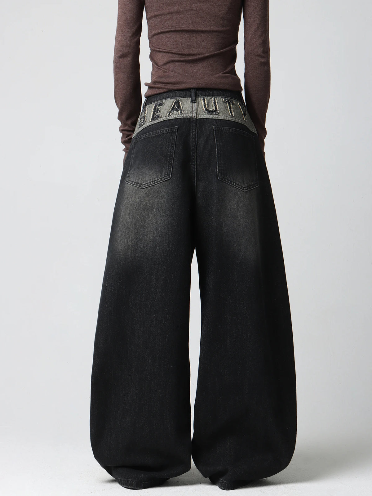 Women's American Vintage Applique Embroidery Design Black Loose Wide-Leg Jeans Y2K Street Trend Fashion Versatile Cocoon Pants