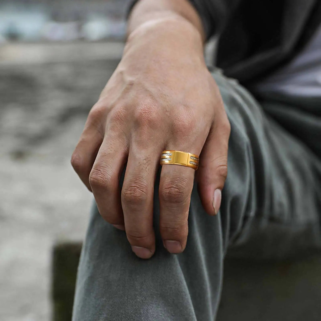Chunky A-Z 26 Initials Ring for Men,Gold Color Stainless Steel Alphabet Ring with Wire,Stylish Wedding Jewelry Gifts for Him