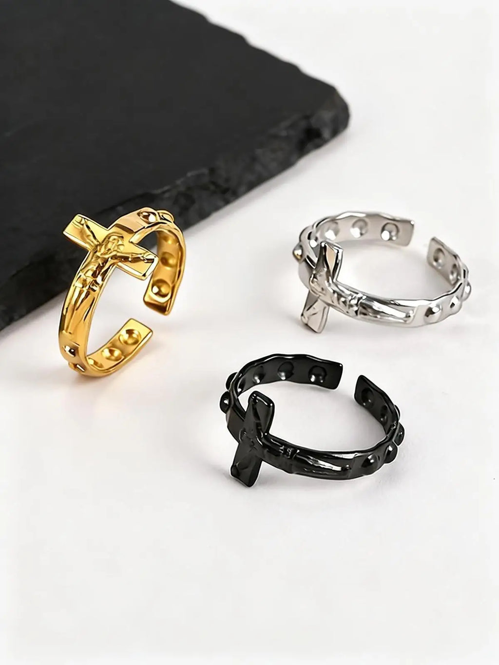 PENDRA Quinorin Cross Charm Ring