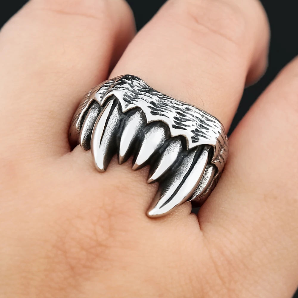 PENDRA Beastfang Gothic Beast Teeth Ring