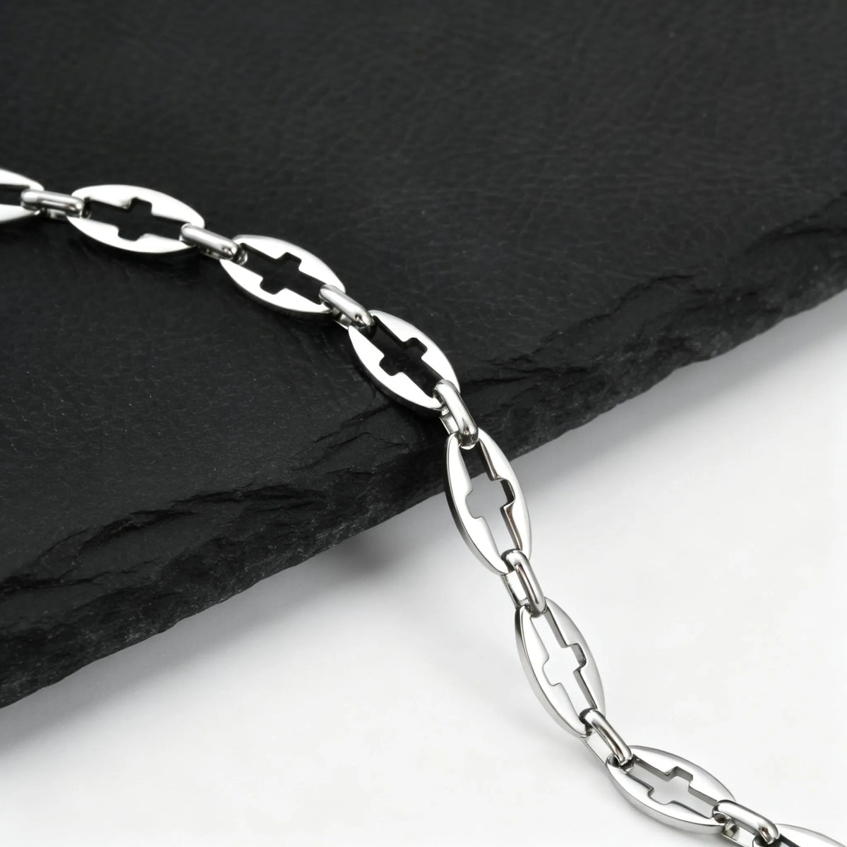 PENDRA Cross Hollow Bracelet