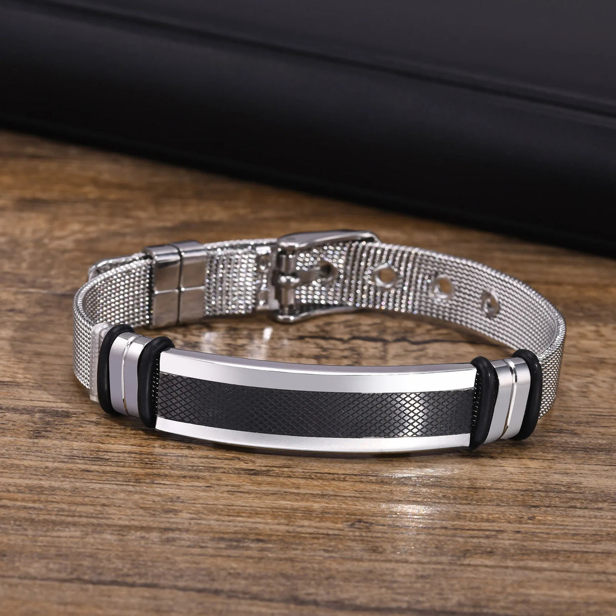 PENDRA Mesh Bar Bracelet