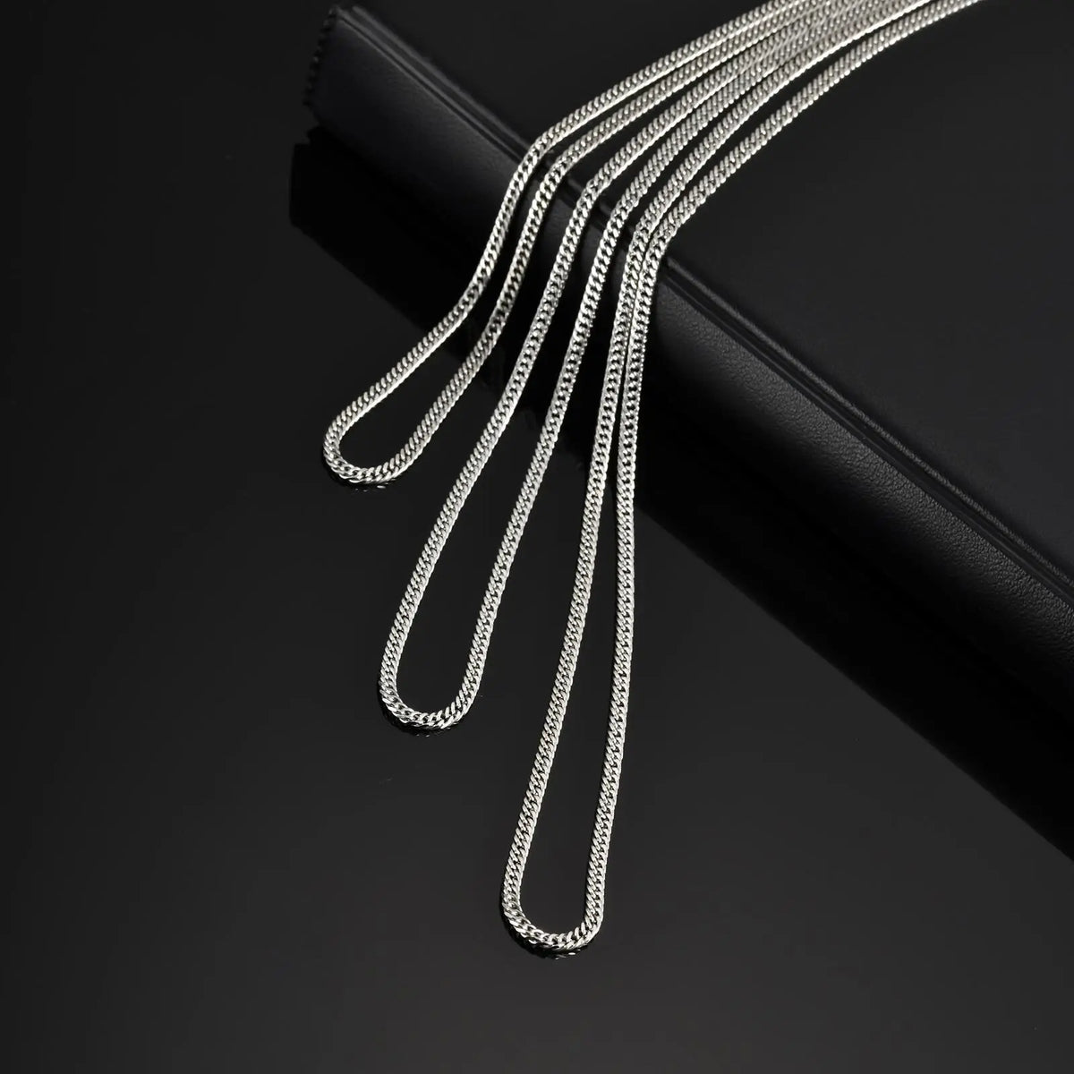 PENDRA Link Thin Chain Necklace